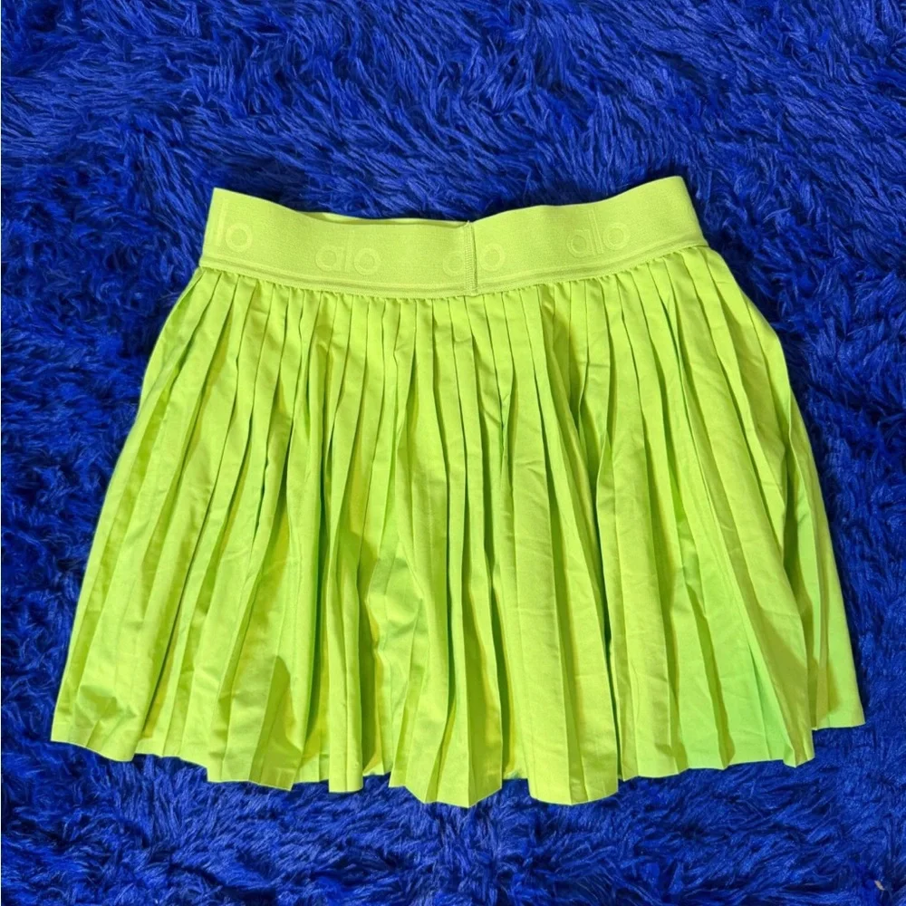 ALO Yoga Neon Yellow Pleated Skater Skirt/Skort Size Small NWOT